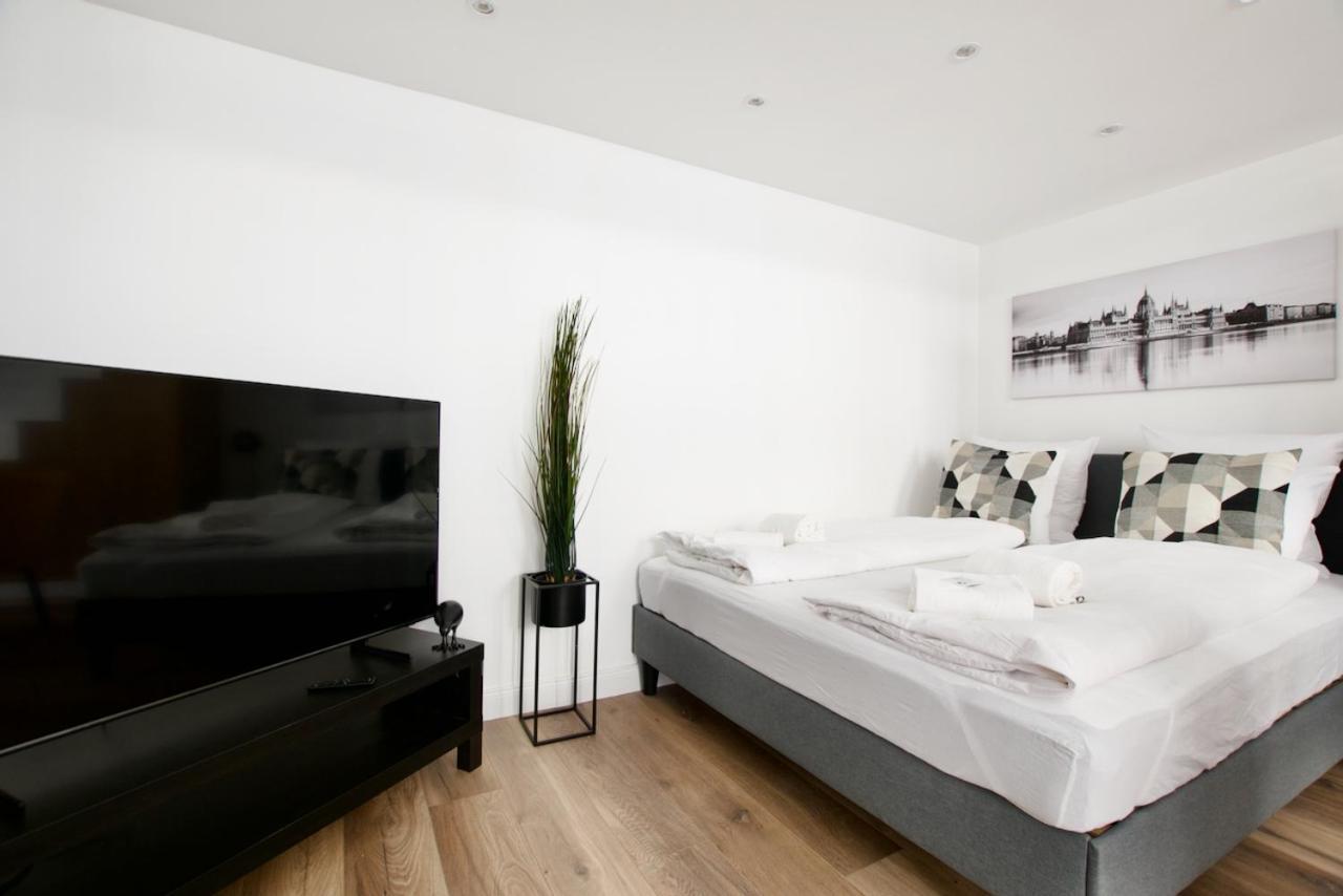 Premium By Hi5- Brody Street * Budapeste