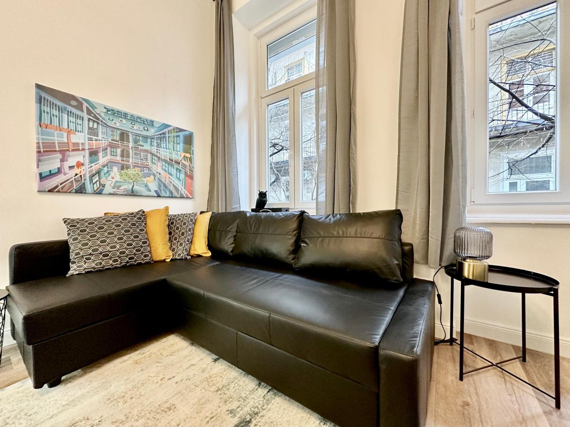 Premium By Hi5- Brody Street * Budapeste